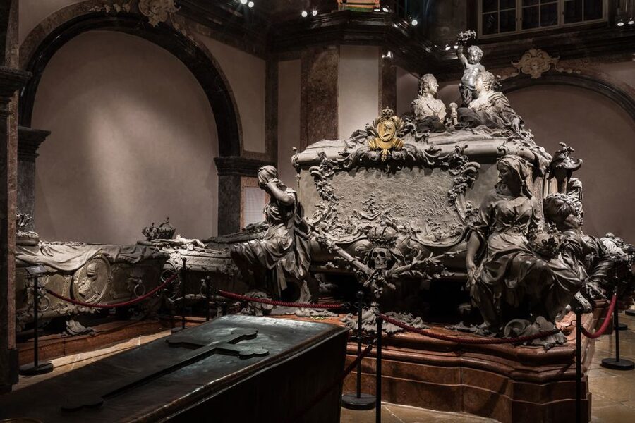 Vienna: A Little Night Music - Concert at Capuchin Church - Combo Ticket strategy: Imperial Crypt before the concert