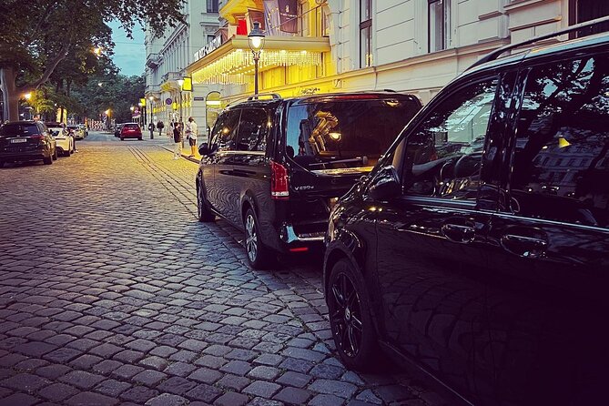 Vienna Airport Transfers From Vienna City With Private Driver - Who Should Book This Private Vienna Airport Transfer?