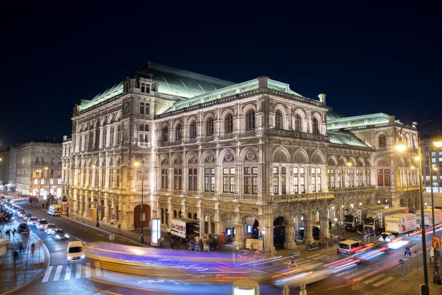 VIENNA AT NIGHT: Photo Tour of the Most Beautiful Buildings - Price and value: is $80 for 2.5 hours worth it?