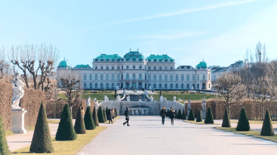Vienna Audioguide - TravelMate app for your smartphone - Setup in Real Life, Activation Code and Start-Anywhere Convenience