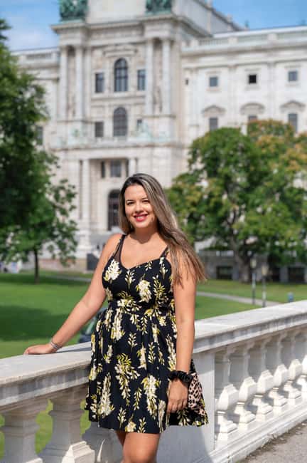 Vienna: Authentic Professional Photography Tour - Pallas-Athene Fountain, Parliament walk, and Volksgarten finish
