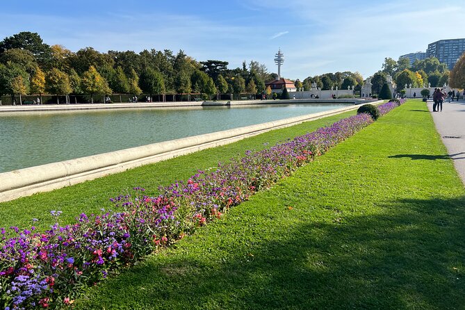 Vienna Belvedere Museum Private Walking Tour with Licensed Guide - Art highlights you’ll get, including Klimt’s The Kiss