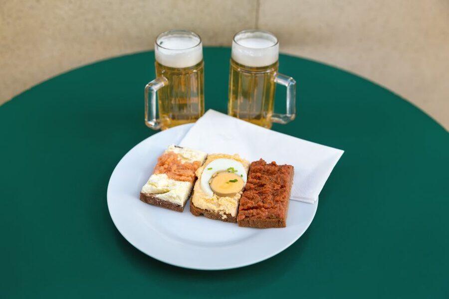 Vienna: Best of Vienna Food Tour - The legendary meatloaf start, where Vienna tastes become a lesson