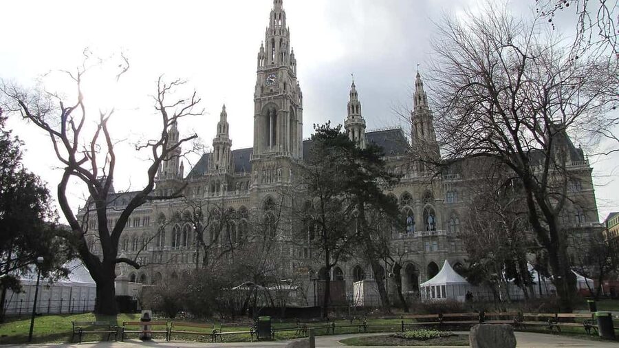 Vienna: Best of Vienna in 2 Hours with a Local - What’s included, and where the extra costs show up
