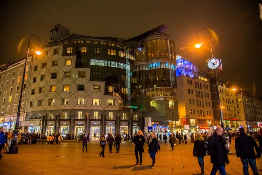 Vienna: Big Bus City Highlights Night Tour with Live Guide - Price and value: is $40 for 1.5 hours money well spent?