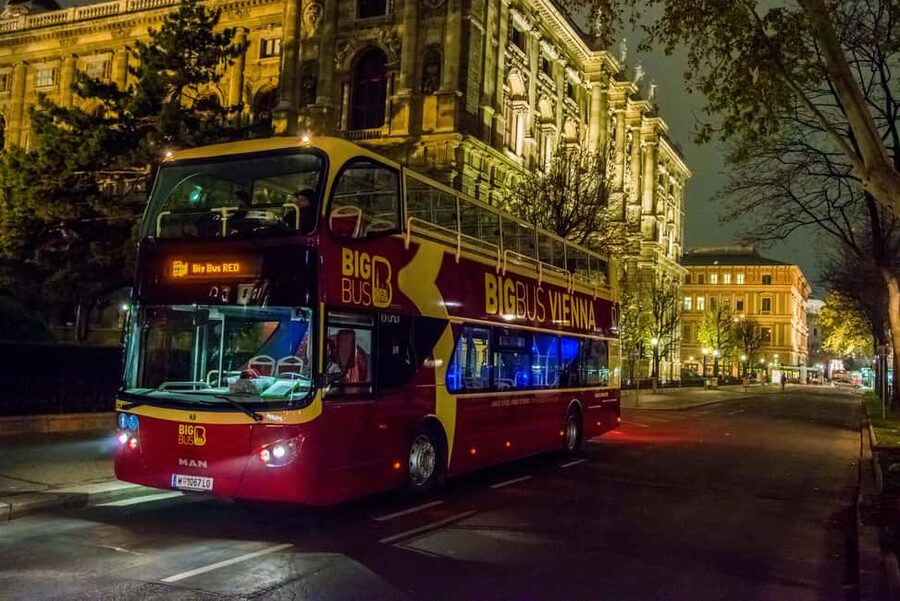 Vienna: Big Bus City Highlights Night Tour with Live Guide - Small logistics that can affect your comfort and photos
