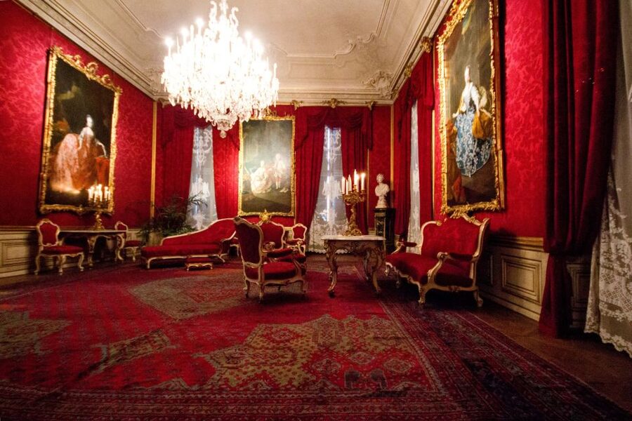 Vienna: Bus & Schönbrunn Palace Skip-the-Line Guided Tour - The return to the Vienna State Opera and what that means for your evening