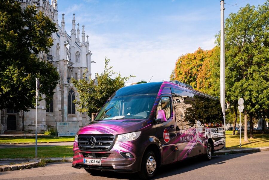 Vienna: Bus Tour with Virtual Reality Experience - Audio guide and language coverage, and why it helps your whole group