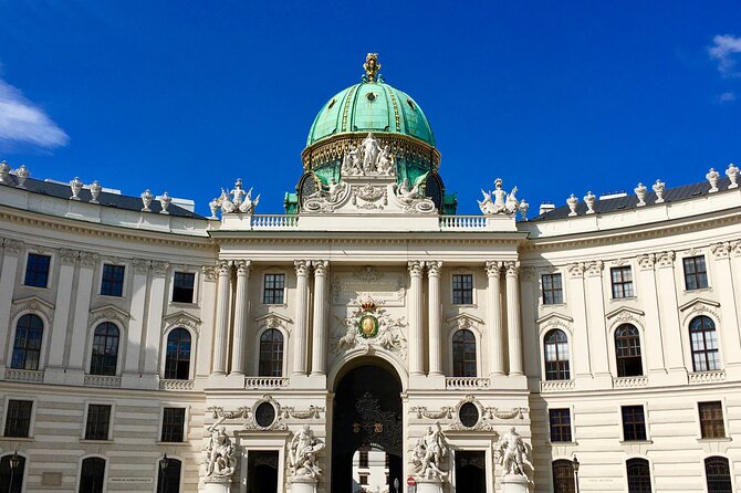 Vienna Christmas Tour - Rathaus and the Opera area: quick, useful exterior sights before Karlsplatz