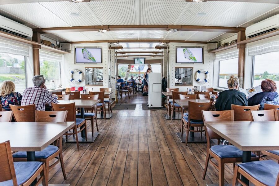 Vienna: City Cruise with Optional Lunch - Schwedenplatz start: where your Vienna Danube Canal cruise begins