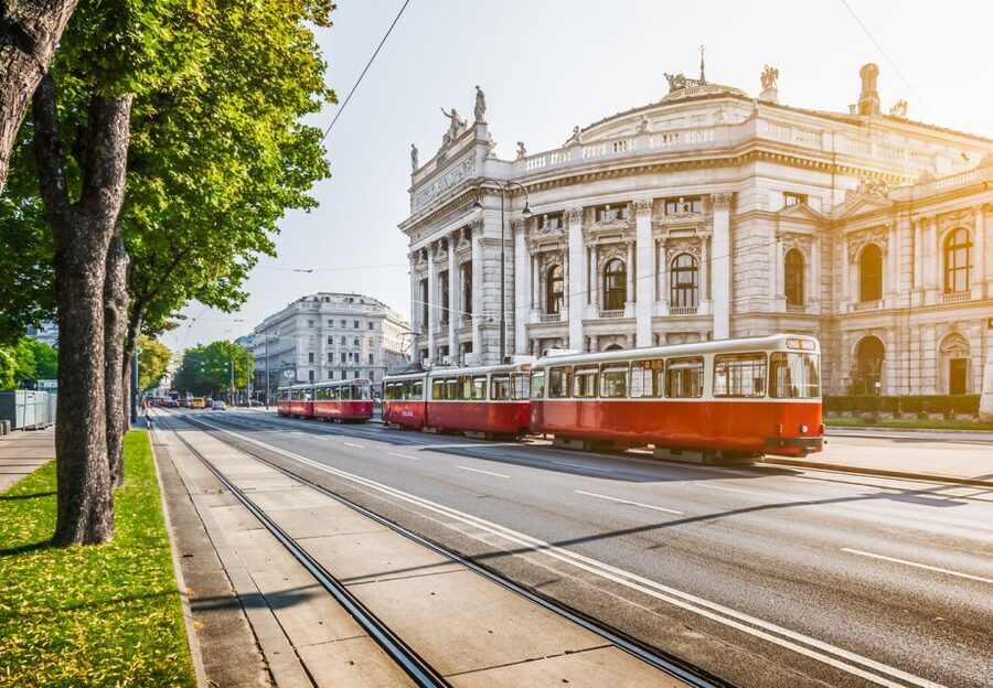 Vienna: City Highlights Guided Bike Tour - Bike Lanes, Pace, and the Realities of Riding in Vienna