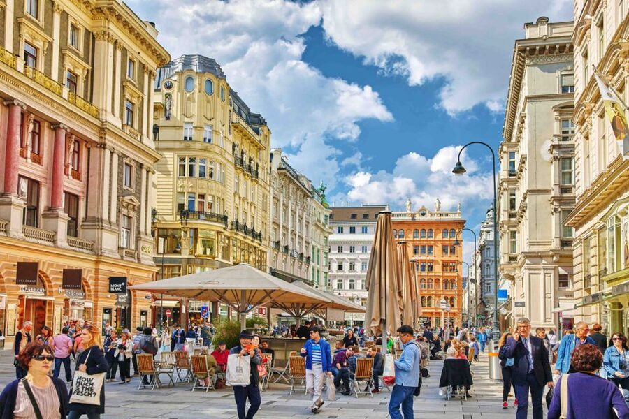 Vienna: City Highlights Guided Bike Tour - Meeting at Piaristengasse: Start Smooth, Ride Confident