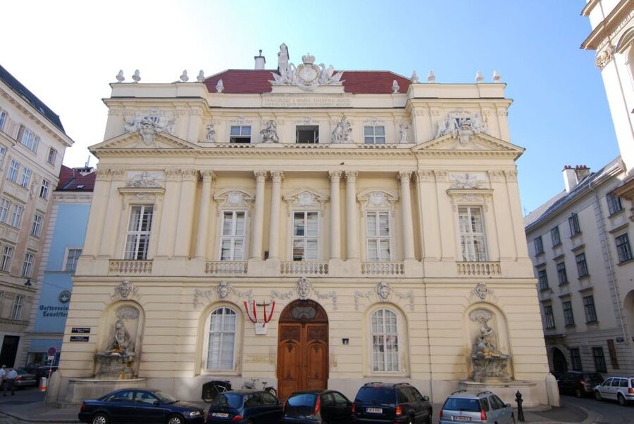 Vienna: Courtyards & Hidden Places Walking Tour - Courtyards, stories, and a route you can reuse later