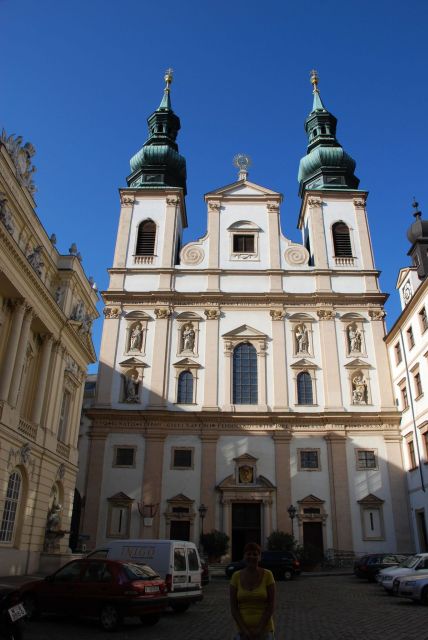 Vienna: Courtyards & Hidden Places Walking Tour - Meeting point, group size, and what to plan for