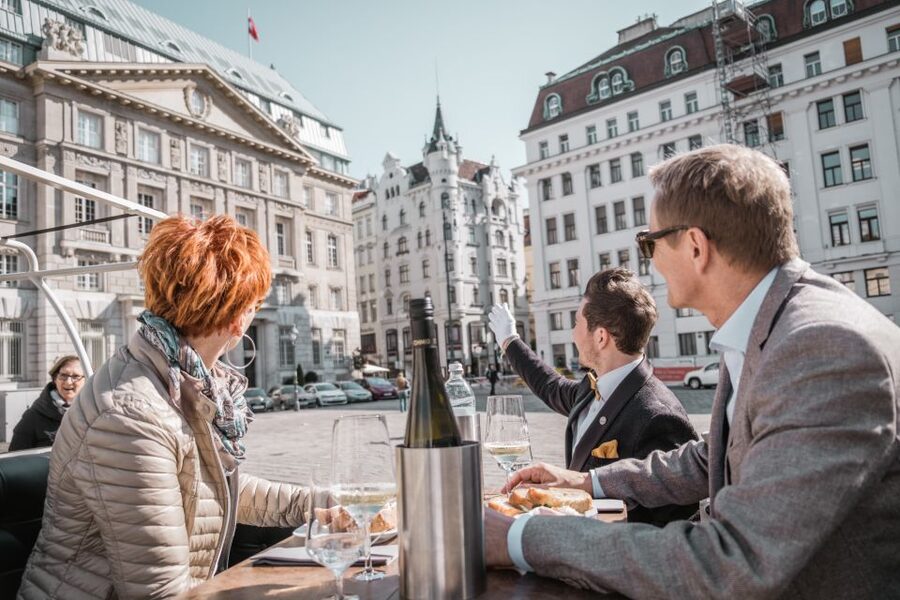 Vienna: Culinary Sightseeing Tour in an Electric Vintage Car - How the Wine and Mineral Water Fit Into the Experience