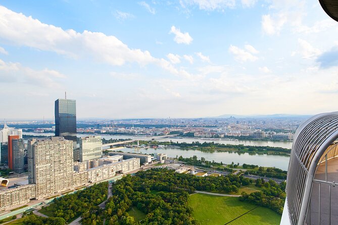 Vienna Danube Tower - Food at the top: Turm Restaurant vs Turm Cafe reality