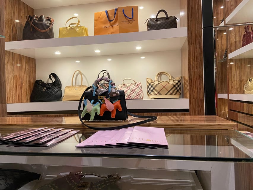 Vienna: Designer Fashion Time Capsule Experience - Free Time for Shopping, Without Losing the Thread