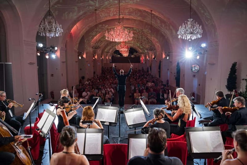 Vienna: Dinner & Concert at Schönbrunn Palace - The concert: Mozart and Strauss, plus opera singers