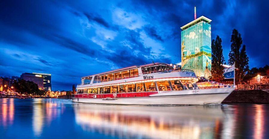Vienna: Evening Cruise Along The Danube - On-board food and Roman Loos schnitzels: what to expect, and what not to
