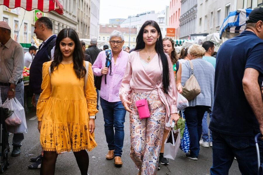 Vienna Food Tour: Hidden Gems & Authentic Flavors - Pastry spotting, and how locals order