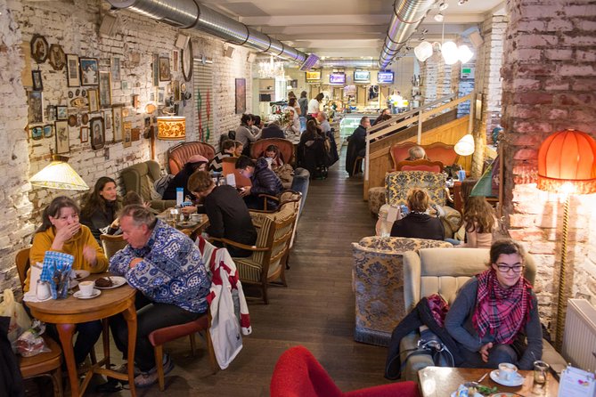Vienna for Food Lovers: Cafés, Markets & Austrian Cuisine - Würstelstand: your hands-on crash course in Viennese street food