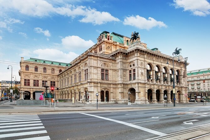 Vienna: Freud, Mozart & Beethoven Exploration Game - The middle stops: clue-led discoveries across spots most tourists miss