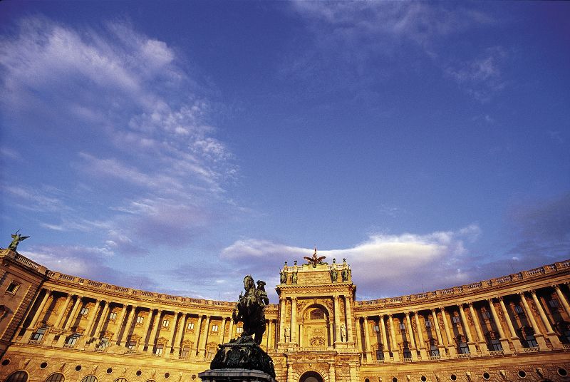 Vienna: Full-Day Private Tour including Schönbrunn Palace - Hofburg courtyards and the Spanish Riding School stables