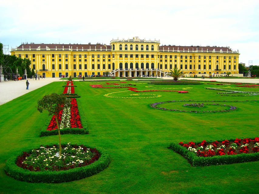 Vienna Full Day Tour from Prague - Riding Vienna’s Ringstrasse boulevard like it’s a museum