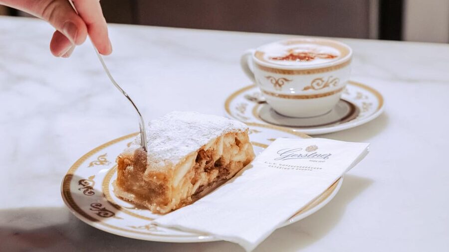 Vienna: Gerstner KuK Hofzuckerbäcker Baking Show & Tasting - Vienna strudel, explained where it actually belongs at Schönbrunn