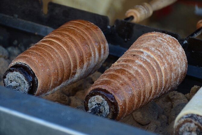 Vienna Guided Christmas Market Food and Drink Tour - Quick highlights