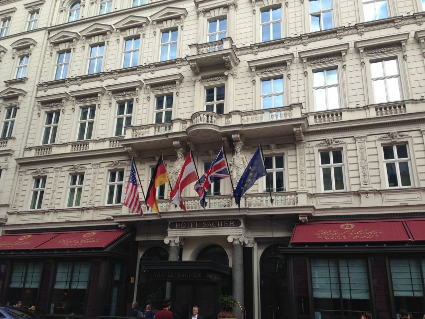 Vienna: Guided E-Bike Tour - Stephansplatz must not be missed, then toward Schwarzenbergplatz and Belvedere