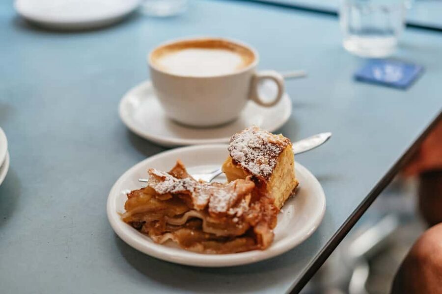 Vienna: Guided Foodie Walking Tour with Tastings and Coffee - Vienna starts at WEIN & CO Wien Stephansplatz, then turns into food