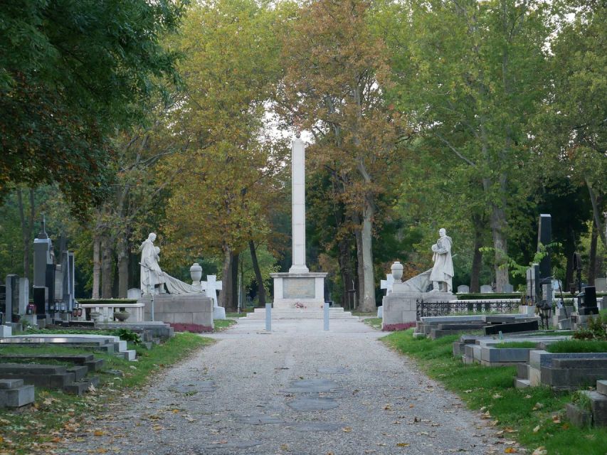 Vienna: Guided Walking Tour of the Central Cemetery - More than fame: the citizens of Vienna you might miss alone