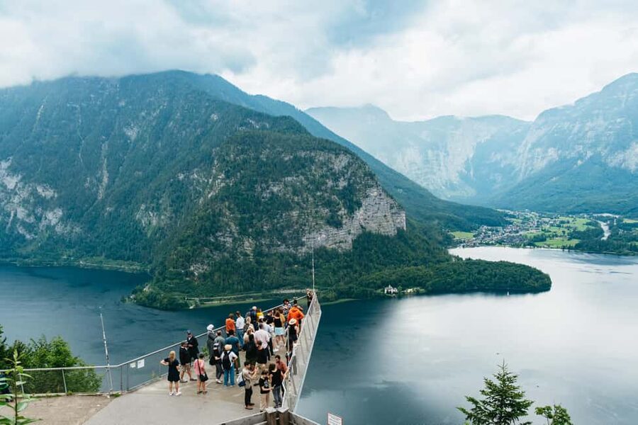 Vienna: Hallstatt & Alpine Peaks Day Trip with Skywalk Lift - Meeting point and pickup: easiest option depends on where you stay