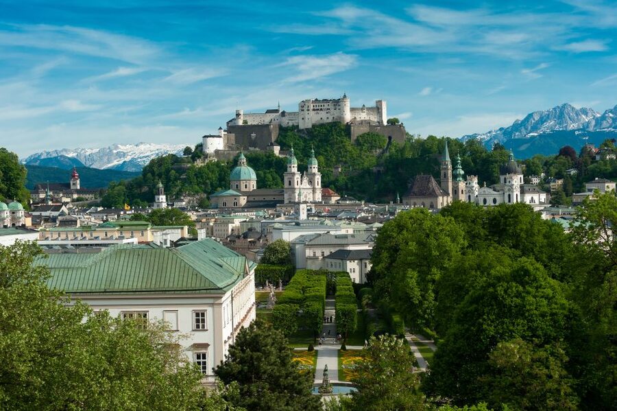Vienna: Hallstatt, Salzburg, Melk, Alps & Lakes Day Trip - Price and value: is $158 worth it for this route?