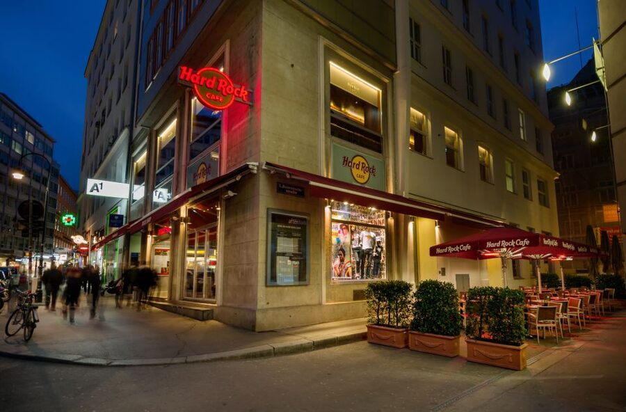 Vienna: Hard Rock Cafe with Set Menu for Lunch or Dinner - Price and what you truly get for $33