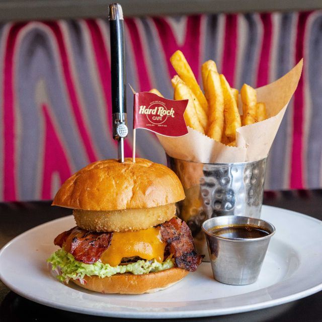 Vienna: Hard Rock Cafe with Set Menu for Lunch or Dinner - Table realities: where you might sit and what that means