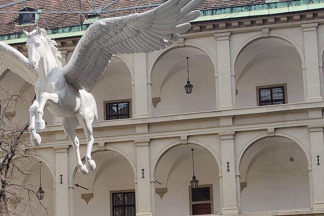 Vienna Highlight Tour - yue walk - Stallburg and Hofmusikkapelle: Lipizzaner legend and court music