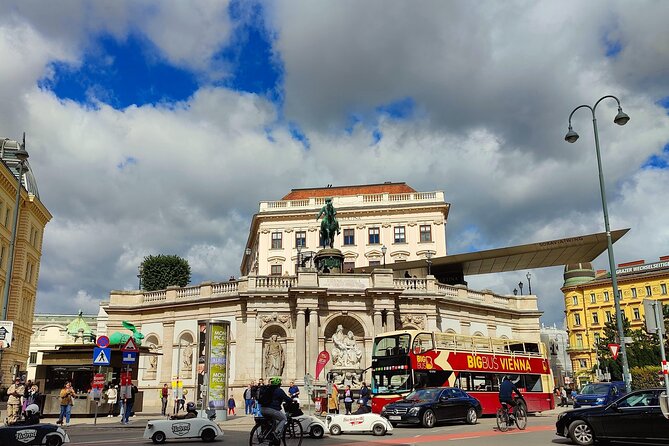 Vienna Highlight Tour - yue walk - Hofburg inner court to Heldenplatz: Habsburg power in open air