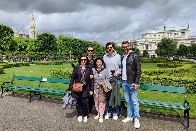 Vienna Highlight Tour - yue walk - Maria Theresien Square, Sisi Museum, and the classic detour into shopping streets