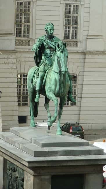 Vienna: History Highlight Walking Tour - Meeting at Loos Haus, Michaelerplatz 3, and Getting Your Bearings