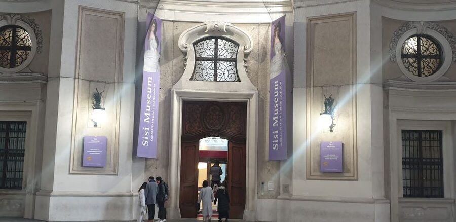 Vienna: Hofburg Palace and Principessa Sissi Tour - Timing and pacing: 90 minutes in the Hofburg