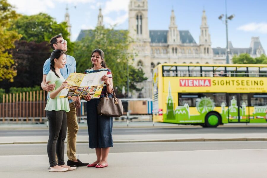 Vienna: Hop-On Hop-Off Sightseeing Bus Tour in 19 Languages - Yellow Route: Schönbrunn and Belvedere, with a Main Station connection