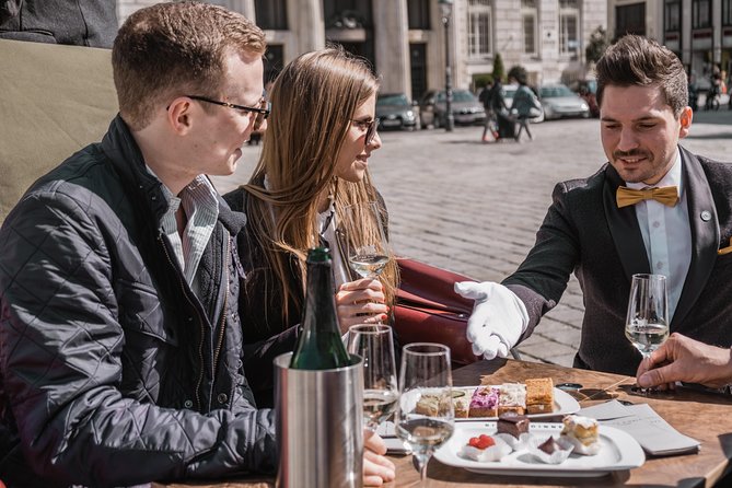 Vienna Horse-Drawn Carriage Ride with Sparkling Wine and Food - Meeting in the Hofburg courtyard, then settling into the carriage rhythm