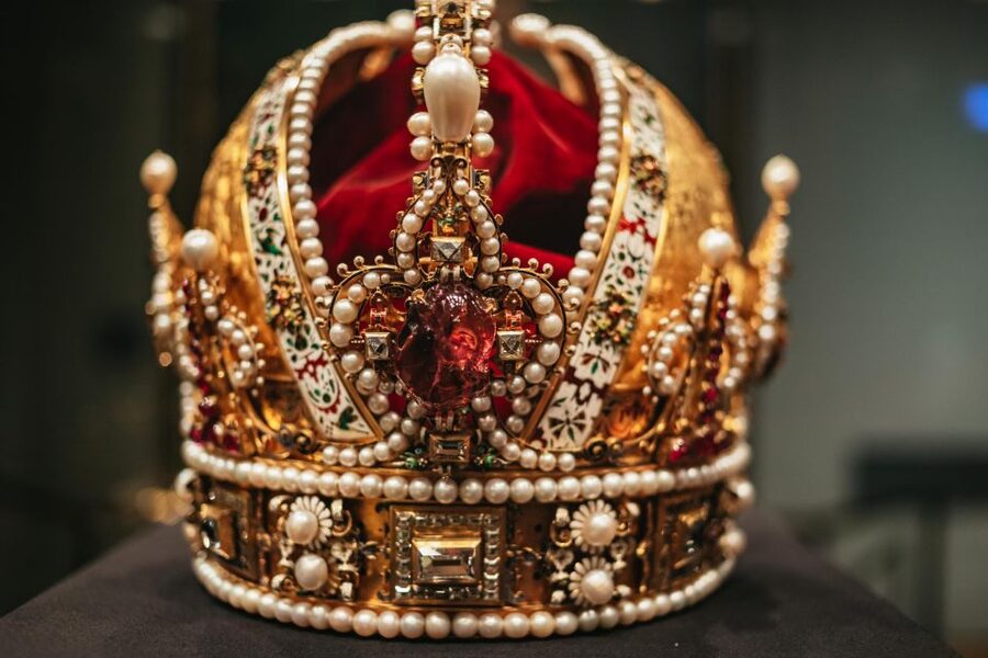 Vienna: Imperial Treasury in the Hofburg Palace - Empress Elisabeth’s jewels and the Habsburg power machine