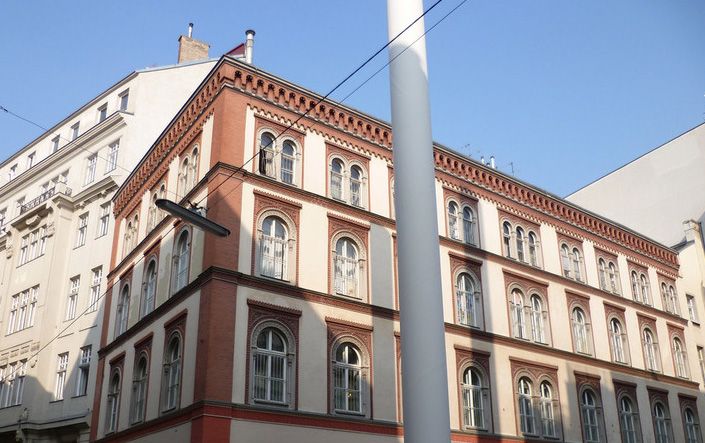 Vienna: Jewish Life in Leopoldstadt 2-Hour Walking Tour - The Guide Experience, Clear Structure and Strong Delivery