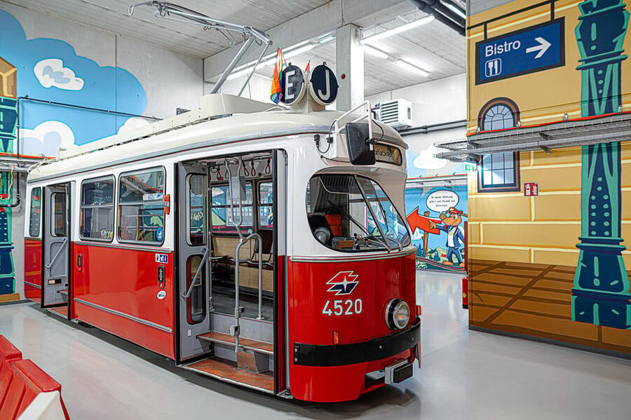 Vienna: Kingdom of Railways Museum Entry Ticket - Electric cars on the circuit, with a clear weight limit