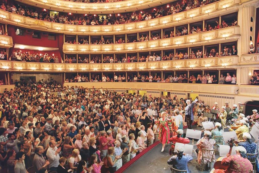 Vienna: Mozart Concert at the Vienna State Opera - Vienna State Opera after dark: what the atmosphere really feels like