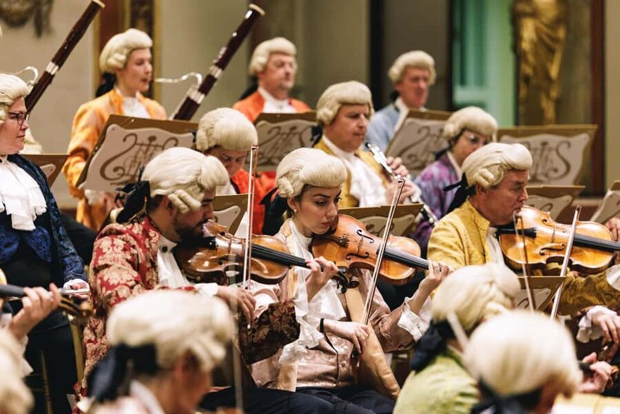 Vienna: Mozart Concert at the Vienna State Opera - The orchestra and soloists: why this one feels like more than a background concert