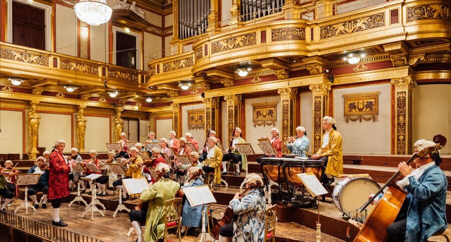 Vienna: Mozart Concert with Dinner and Carriage Ride - VIP Mozart concert night: best-category seating at Musikverein, Konzerthaus, or the State Opera